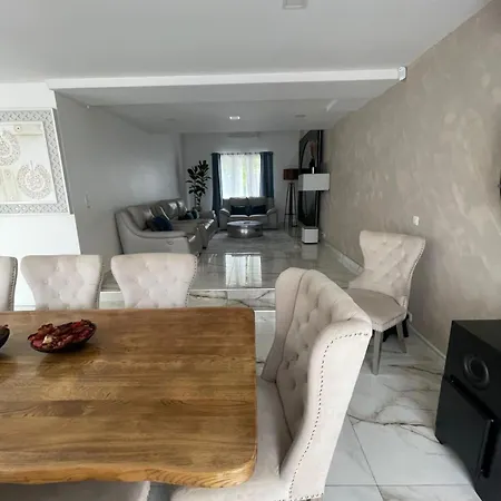 Villa Avec Piscine Chauffee A 40min De Paris Saintry-sur-Seine