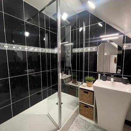 Avec Piscine Chauffee A 40min De Paris Villa *