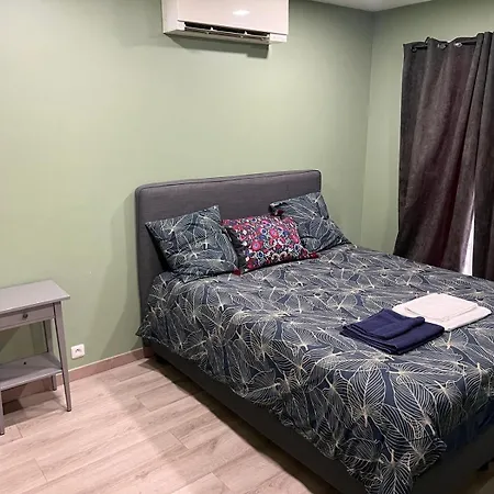 Avec Piscine Chauffee A 40min De Paris Villa *